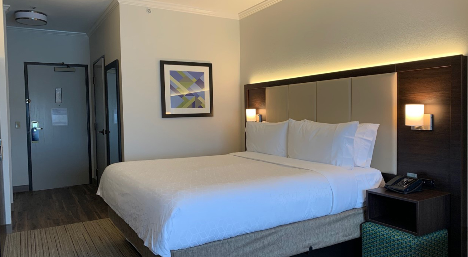 FAMILY-FRIENDLY ROOMS IN SANTA CLARA NEARBY LEVI’S STADIUM AND GREAT AMERICA