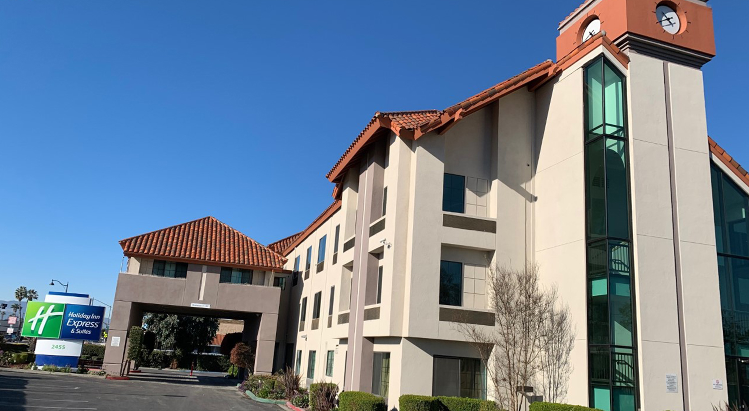 WELCOME TO THE HOLIDAY INN EXPRESS & SUITES HE PREMIER ALL-SUITE SANTA CLARA HOTEL