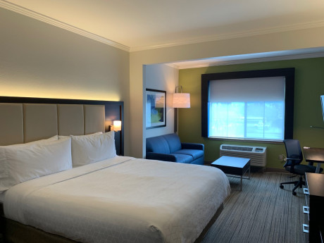 Welcome To Holiday Inn Express & Suites Santa Clara - Accessible Queen Suite - Non Smoking