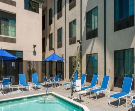 Welcome To Holiday Inn Express & Suites Santa Clara - Inviting Outdoor Pool