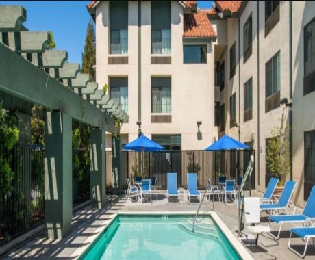 Welcome To Holiday Inn Express & Suites Santa Clara - Outdoor Pool and Lounge Chairs